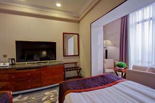 Отель Hotel Lulu Бишкек Двухместный номер с 2 отдельными кроватями-3